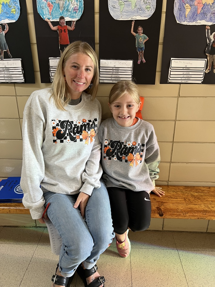 student and teacher same shirt