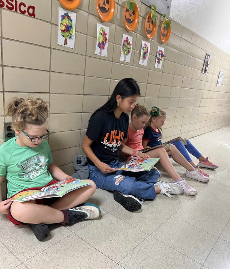 students reading 