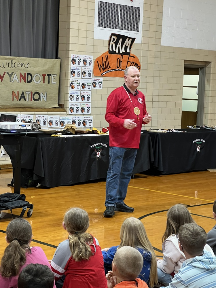 Wyandotte presenter