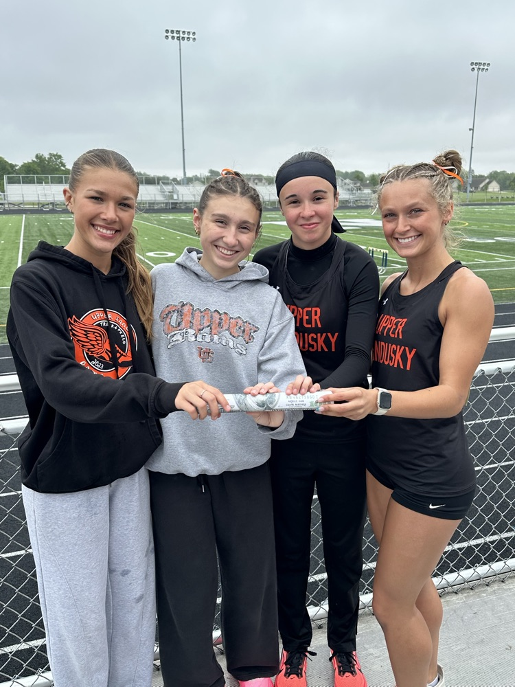 Girls 4x400