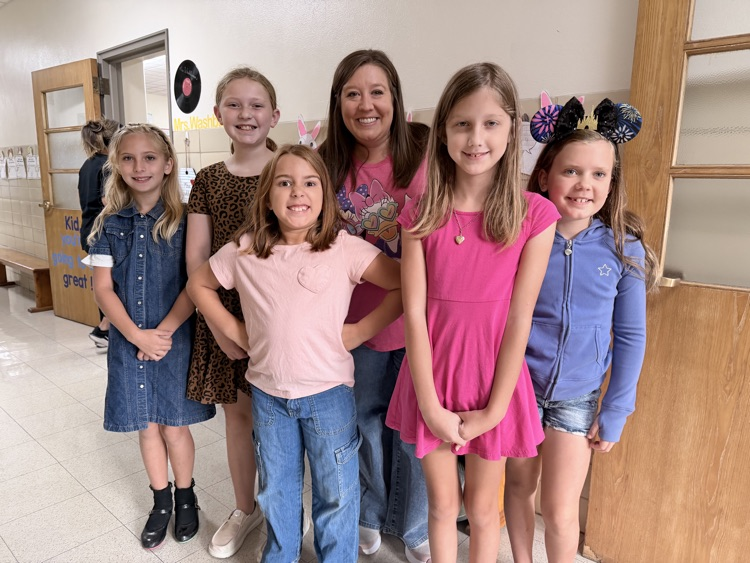 students matching teacher