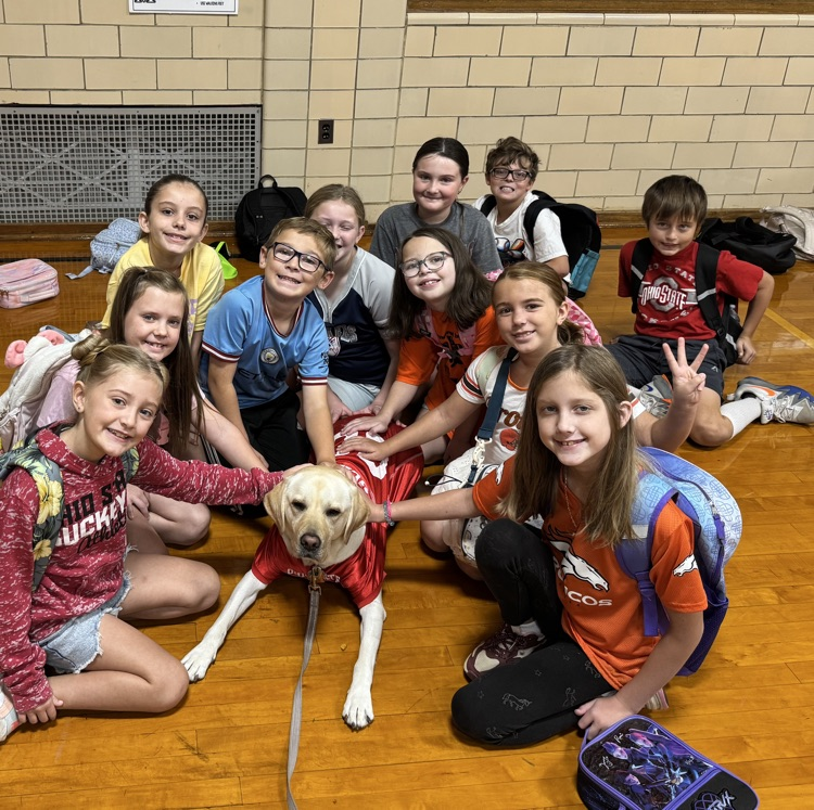 kids and therapy dog