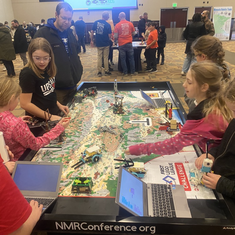 students at Lego competition.