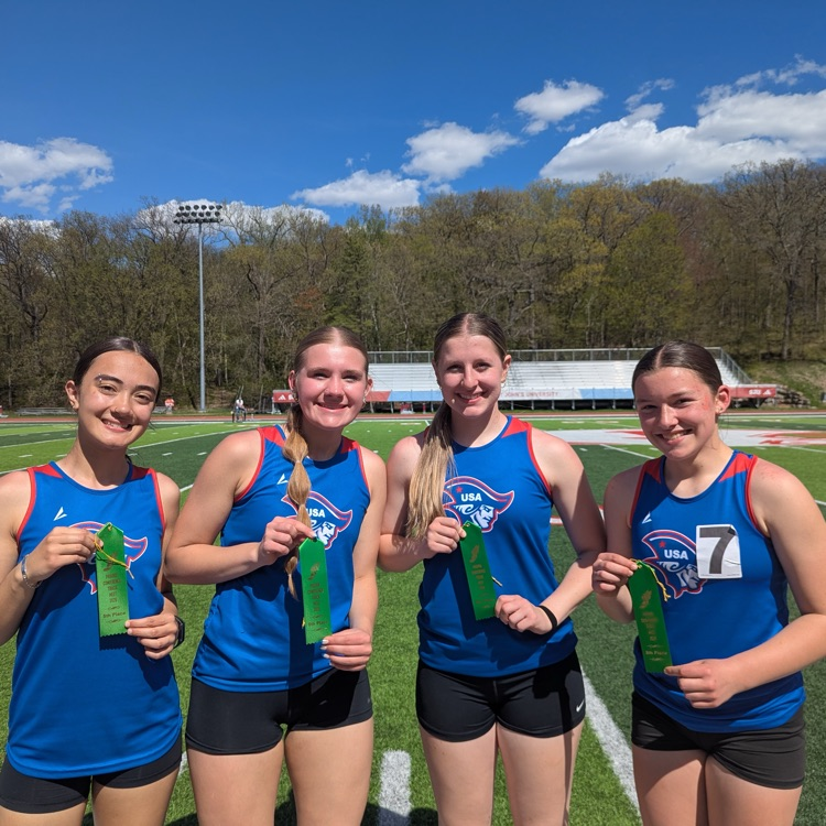 4x200 5th place Mya, Abby, Bianca, and Ella