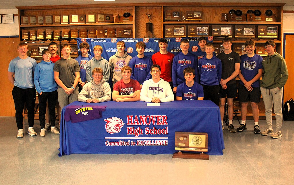 Braylon shares his big day with the support of his teammates!