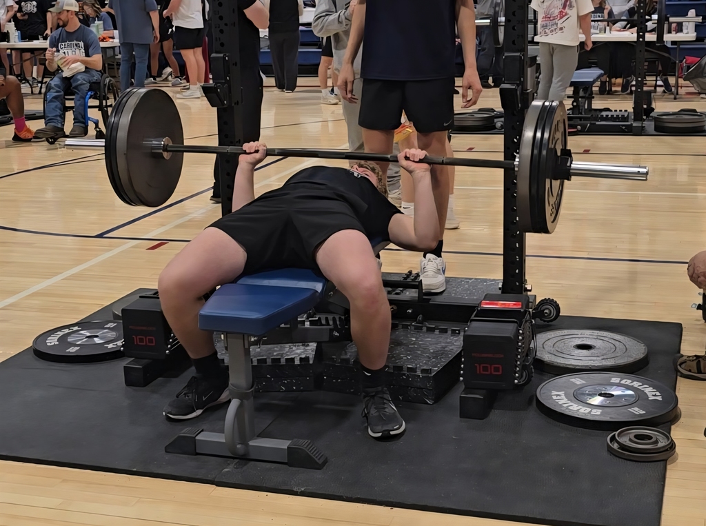 Tyce Hartman getting a new PR in Bench.