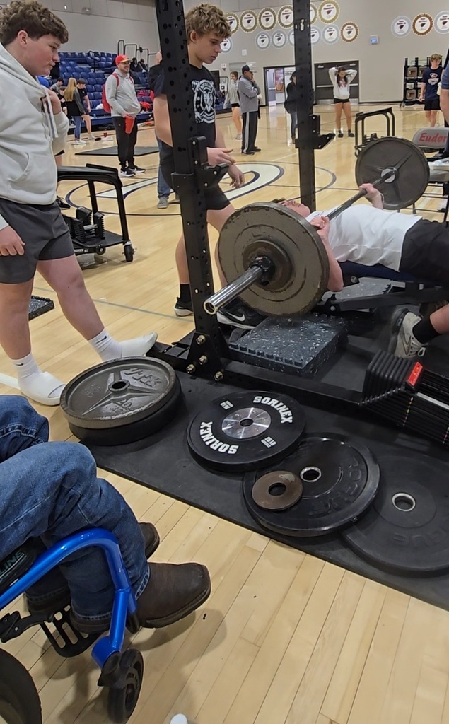 Caleb Innes getting a new PR in Bench.