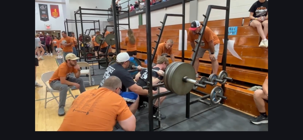 Ben attempting 495#.