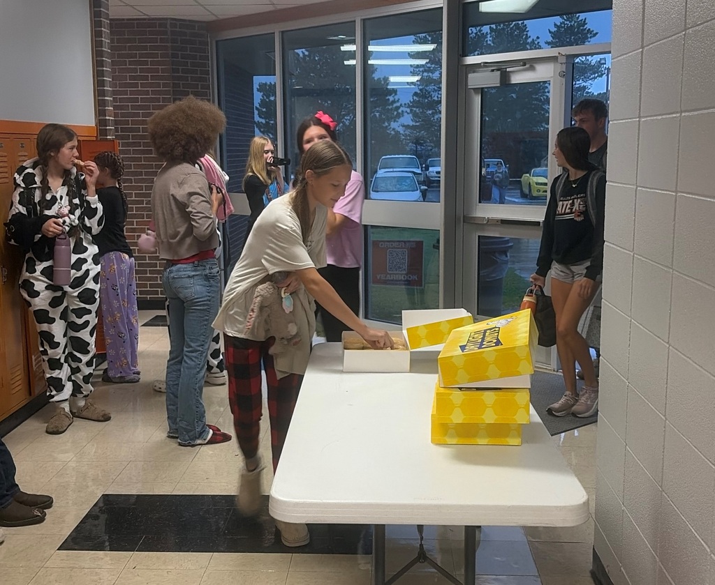 HOCO Week - Alumni Donuts