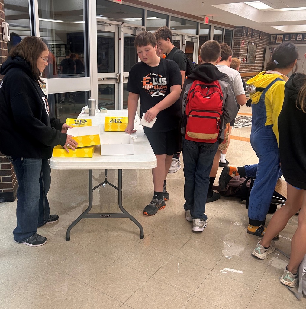 HOCO Week - Alumni Donuts