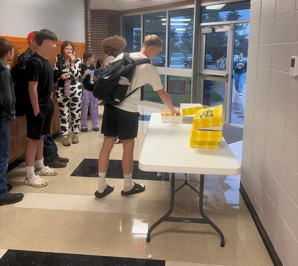 HOCO Week - Alumni Donuts