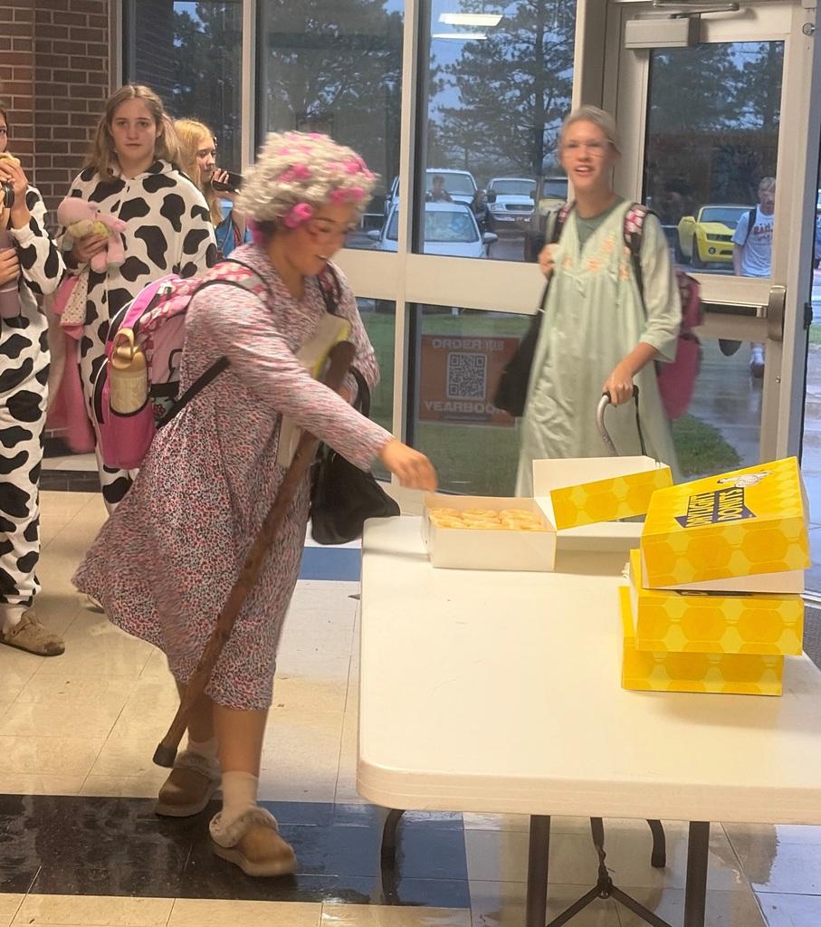 HOCO Week - Alumni Donuts
