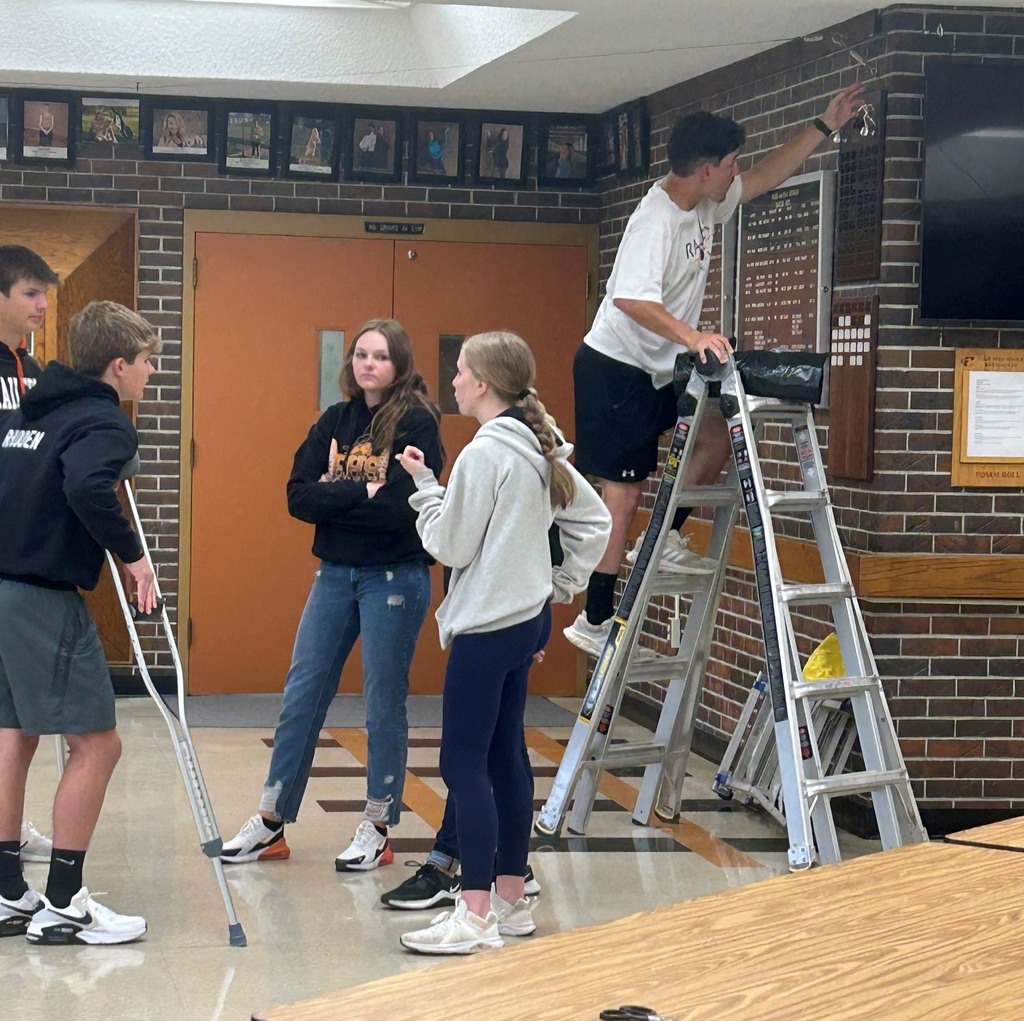 Prom Decorating 1