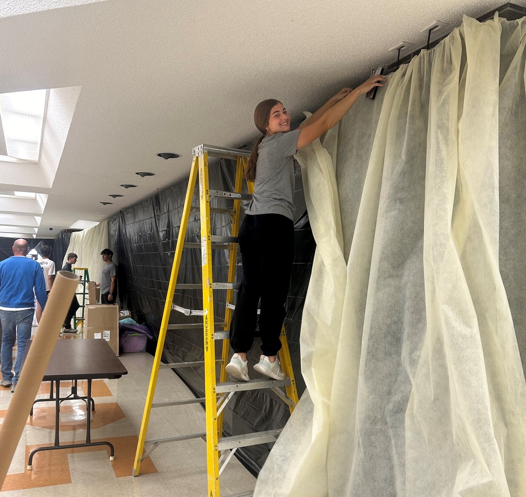 Prom Decorating 3
