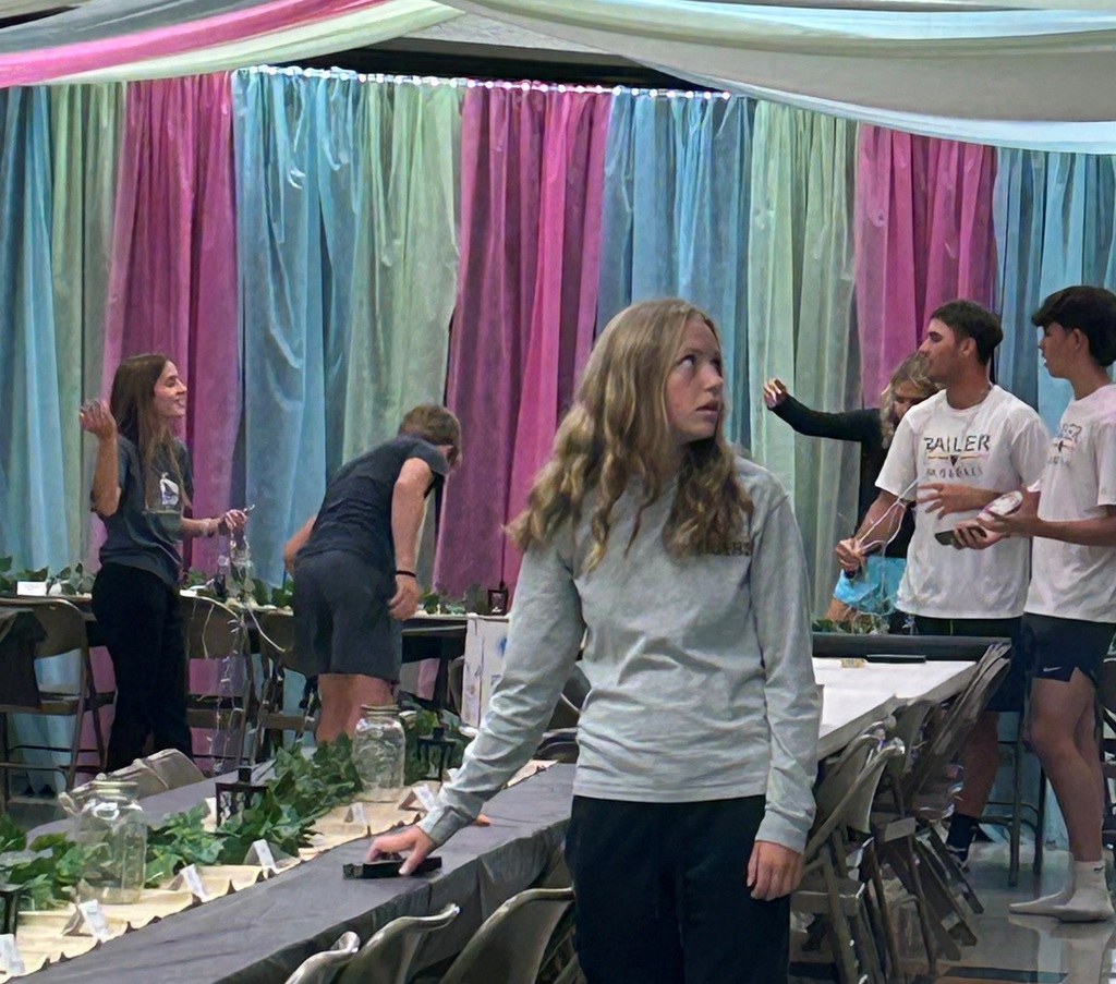 Prom Decorating 9