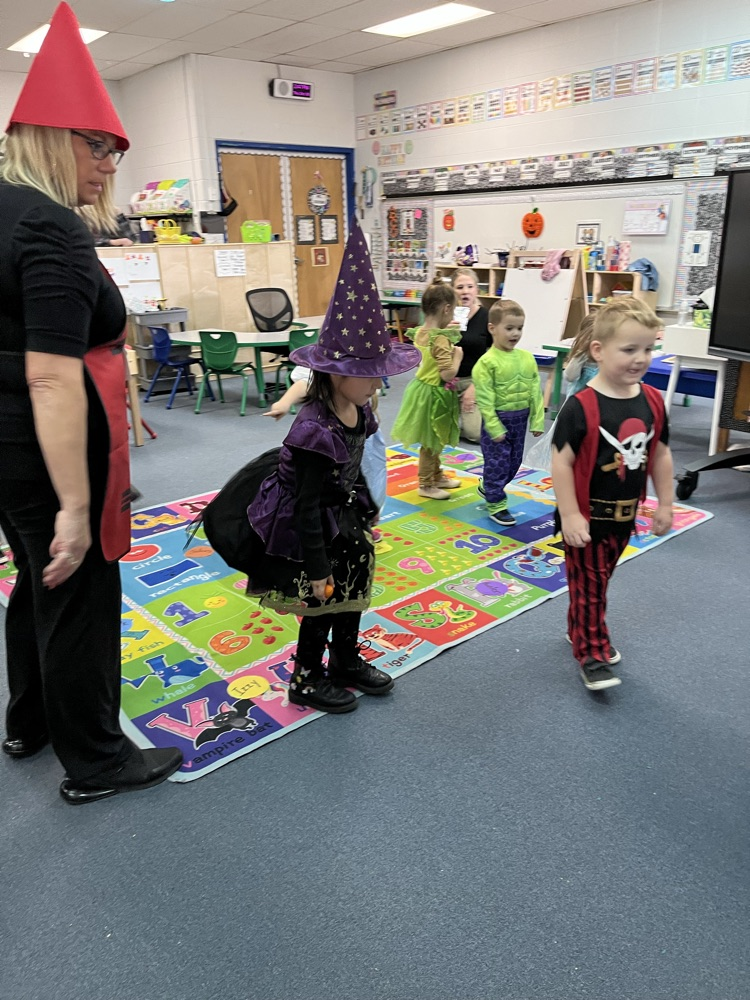 Halloween party fun 🤩 