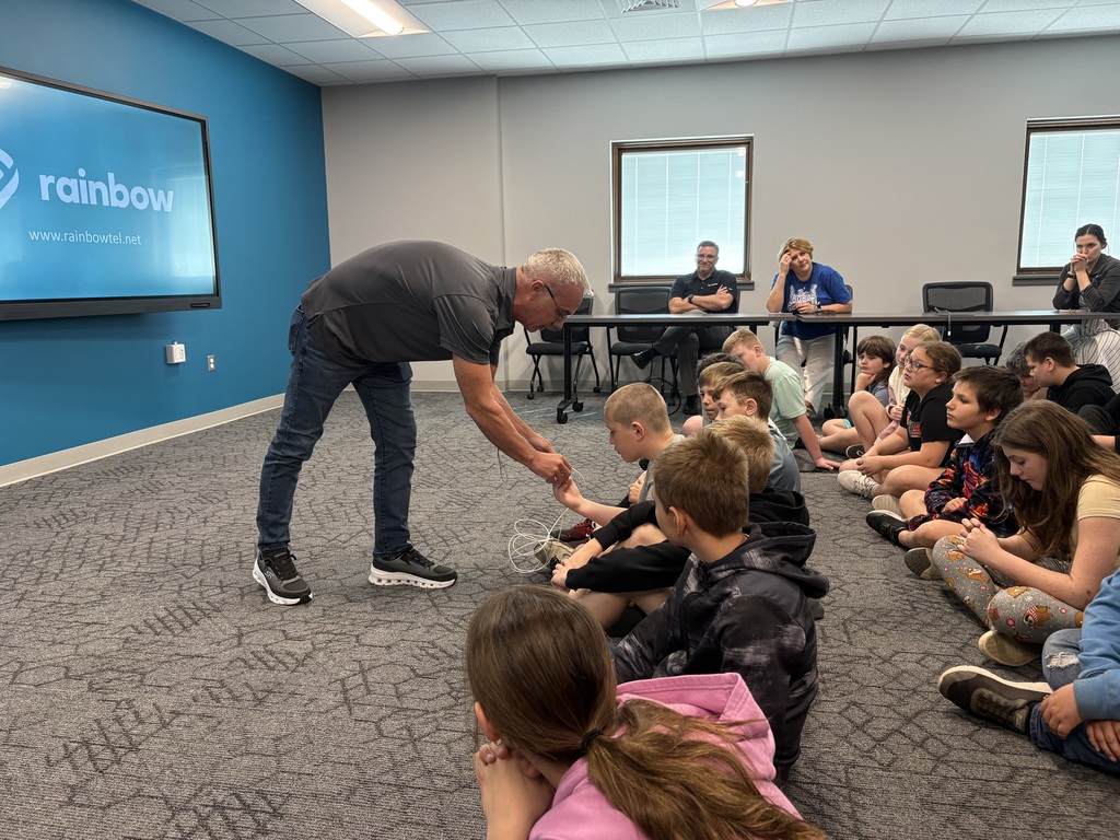 5th Grade Walking Field Trip to Rainbow Communications