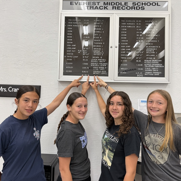 Girls 4x400m relay record of 5:00.1