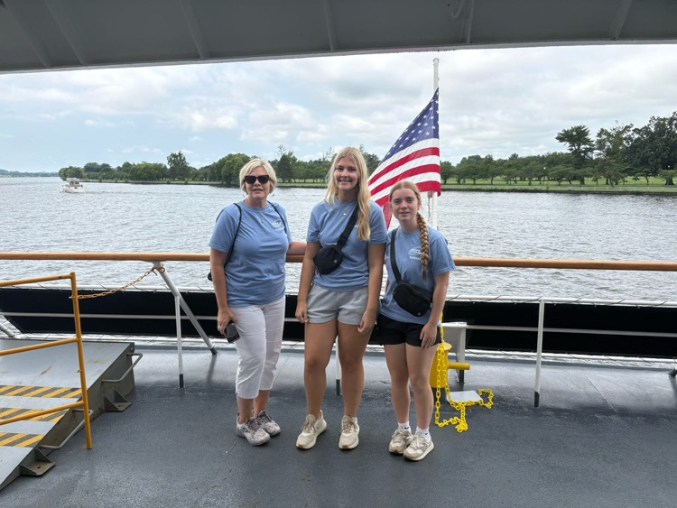 The 2026 FCCLA National Conference is in the books. Congratulations to Emaleigh for receiving a Silver medal in the Teach or Train star event. We were able to get some site seeing in, meet new people, and learn throughout our trip!!