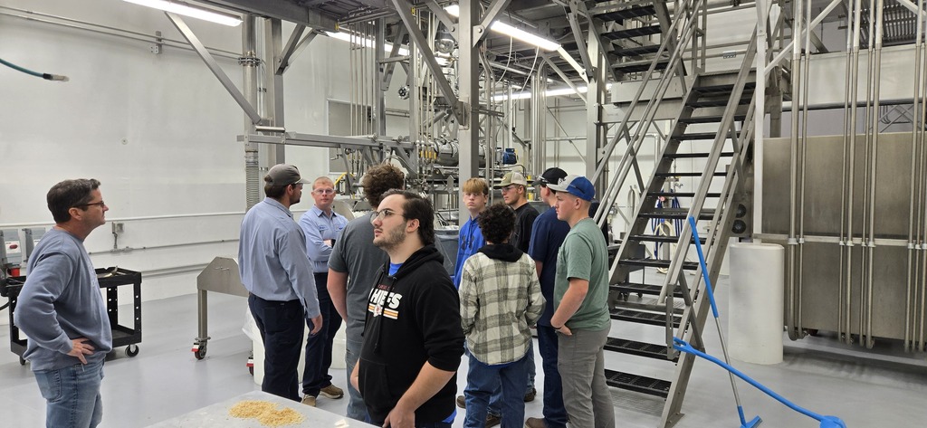 Sabetha Manufacturing day tour, HHS students