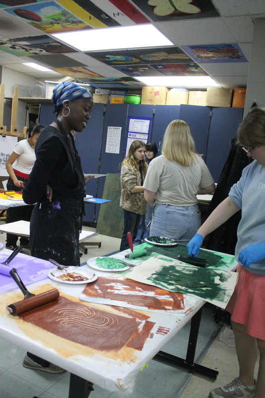 Horton High School Art Program Receives KCAIC and NEA  Visiting Artist Grant