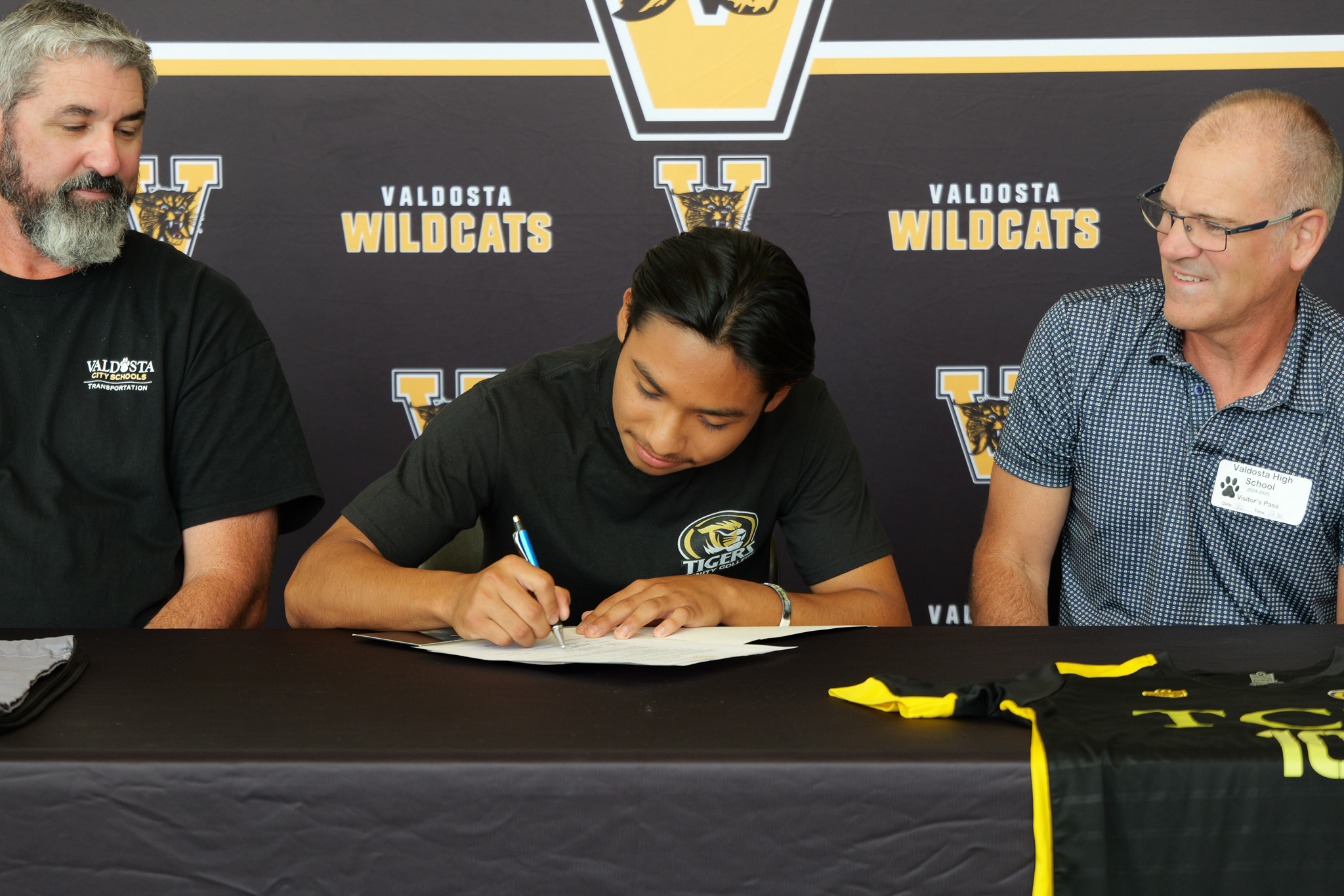 Thomas Lopez Signs with Trinity College | Valdosta City Schools