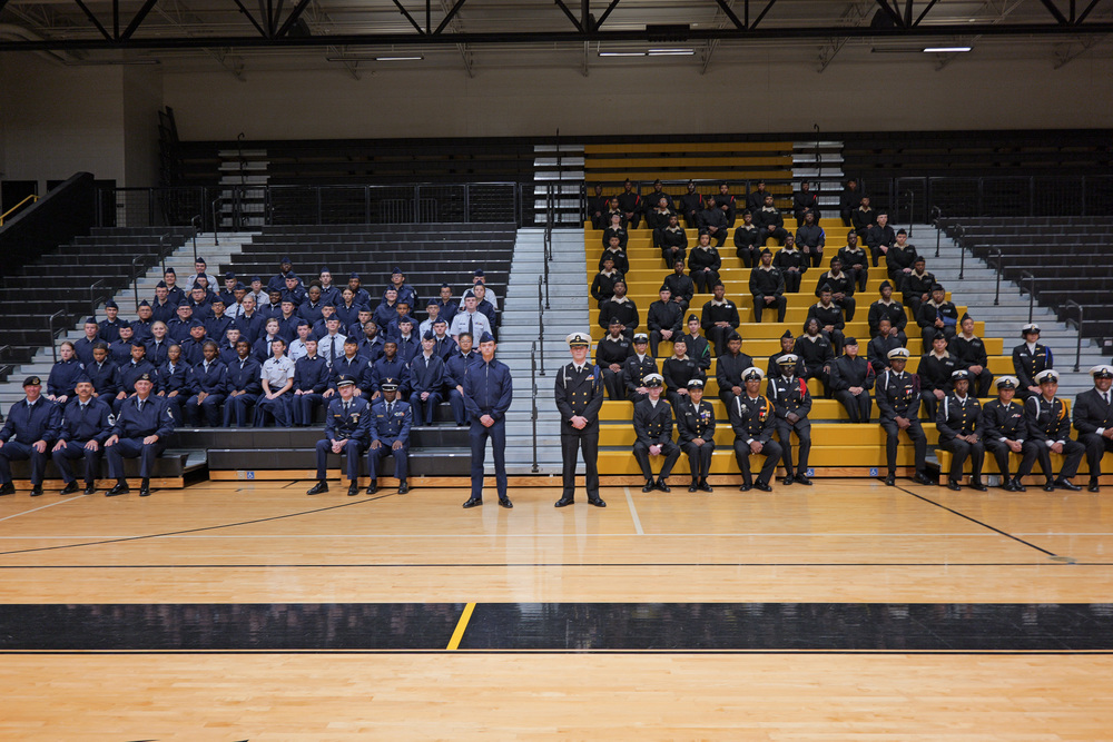 Group photo of Lowndes ARJROTC and Valdosta NJROTC