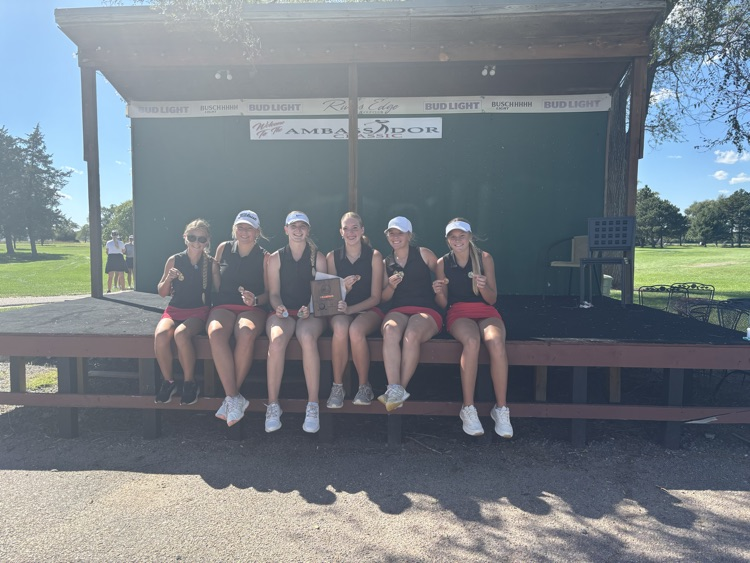 Left to Right: Kassie Hanson, Grace Murphy, Sam Sprenger, Rylee Wackler, Tierney Miller and Joni Cox. 