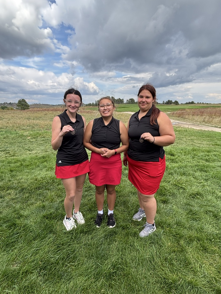 JV medalist ( L to R): Mady Bopp, Brooklyn Coyle and Ruby Shelbourn. 
