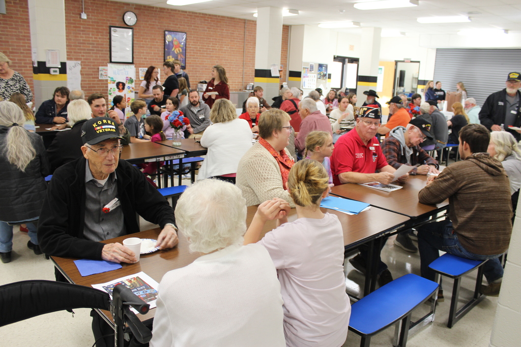 Lunchroom full of vets