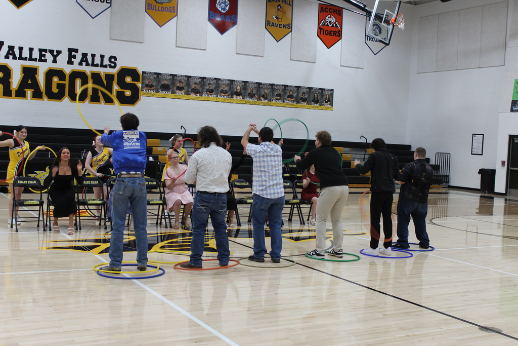 Hoop Game with Candidates