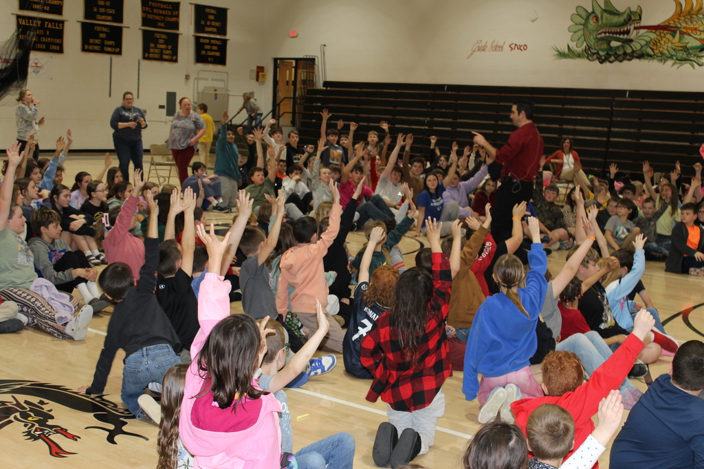 Students Volunteering