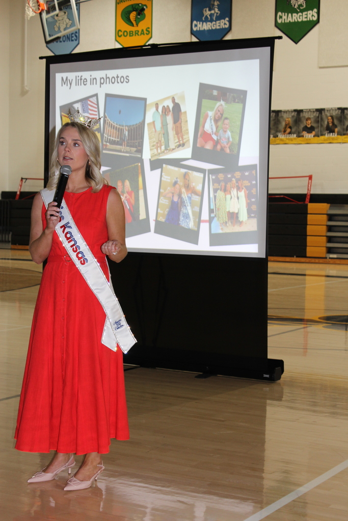 Miss Kansas speaking to assembly
