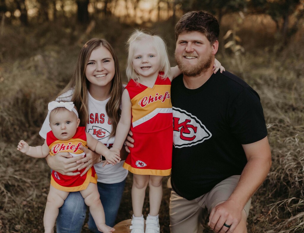 Morgan & Luke Burns Family Picture