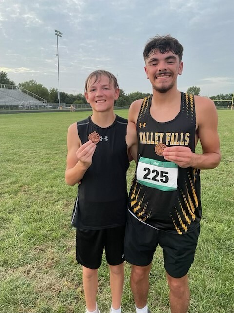 Cervantez and Miller earn medals at Cross Country