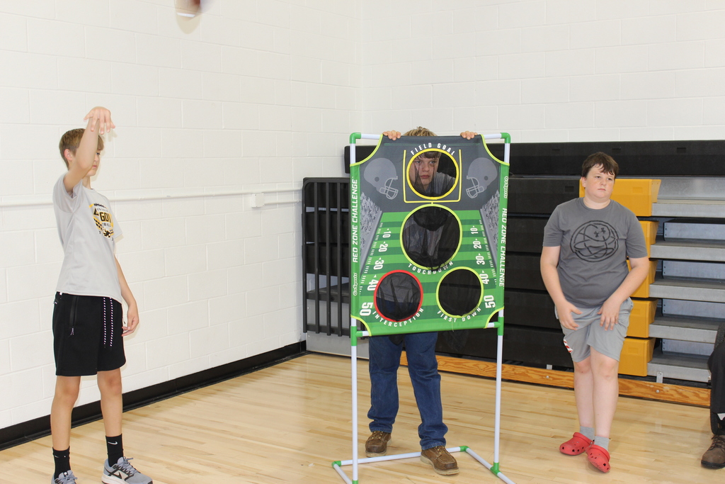Football Toss