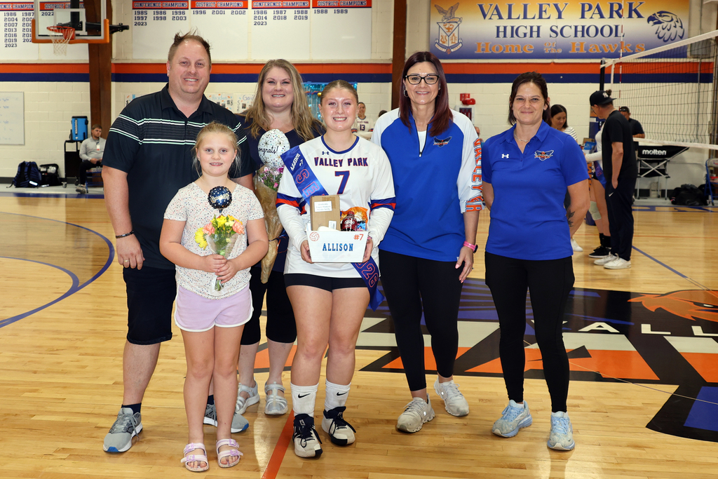 Last  night, we celebrated our amazing senior manager and volleyball players! Gavi,  Hayden, Leah, Allison and Naomi.🎉 You’ve spiked your way into our hearts, leaving behind countless memories and so many reasons to be proud. From the court to the classroom, your dedication and hard work have made a lasting impact and we can’t wait to see all that’s still ahead. Let’s finish strong, Hawks! 💙🧡 #VPPride #GoHawks