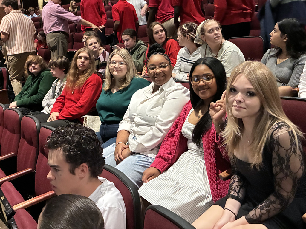 🎭🖊️ Imagination takes the spotlight in our new Creative Arts class! Students have written and performed murder mysteries, brought vignettes to life, and are now creating original monologues around a shared theme. They even took their creativity on the road to see The Woman in Black at The Rep Theater! ✨ #LimitlessLearning #VPPride