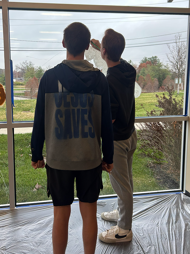 ❄️🎨 Our Art II & Printmaking students took their creativity on the road, painting a Winter Wonderland on the windows at Twin Oaks City Hall! A fun way to share their talent and spread some seasonal magic. 💙🧡 #VPPride #OneCommunity