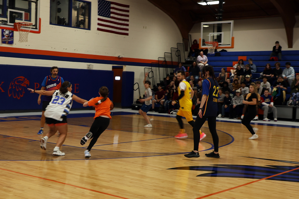 🏀✨ Teachers take the win! ✨🏀 Our Teachers vs. Students Basketball Game was full of energy and school spirit, and the teachers came out on top! 👏 Huge shoutout to our amazing students you made us proud. Start practicing for the rematch! 😉 #VPpride #GoHawks