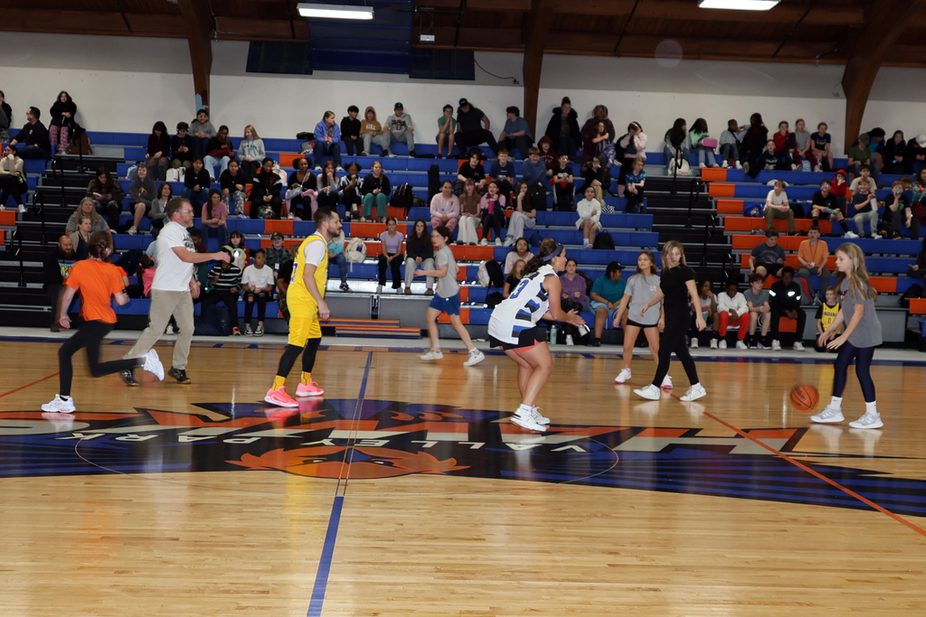 🏀✨ Teachers take the win! ✨🏀 Our Teachers vs. Students Basketball Game was full of energy and school spirit, and the teachers came out on top! 👏 Huge shoutout to our amazing students you made us proud. Start practicing for the rematch! 😉 #VPpride #GoHawks