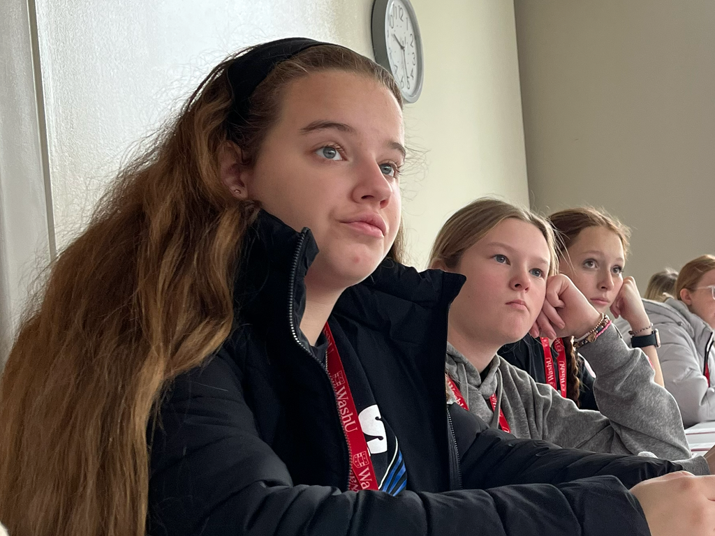 📸 Our NJHS students spent the day exploring WashU and getting a glimpse of what their futures could hold. College visits like this help them imagine new possibilities, explore academic pathways, and see how their hard work and leadership today can open doors tomorrow. And a special shoutout to Stella, our amazing tour guide, who wrapped it all together with insight and energy! 💙🧡 #VPPride #OneCommunity