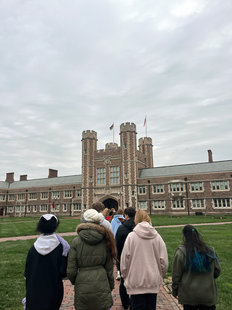 📸 Our NJHS students spent the day exploring WashU and getting a glimpse of what their futures could hold. College visits like this help them imagine new possibilities, explore academic pathways, and see how their hard work and leadership today can open doors tomorrow. And a special shoutout to Stella, our amazing tour guide, who wrapped it all together with insight and energy! 💙🧡 #VPPride #OneCommunity
