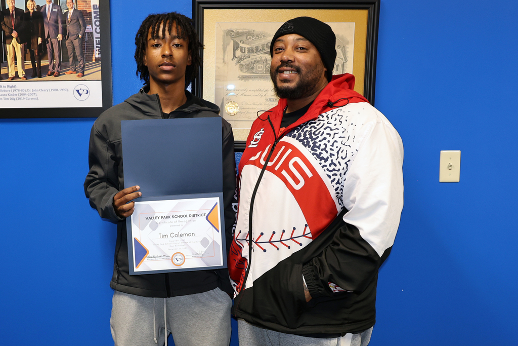 Last night’s Board of Education meeting was full of reasons to celebrate! 🎉 We cheered on our Athletes of the Month, Paityn Smith (Cheerleading) and Tim Coleman (Basketball), and recognized our VPHS VIP Students, Daniel Lutz, Aubrey Dibble, and Aiden Papen. So much Hawk Pride in one room! 💙🧡 #VPPride #OneCommunity