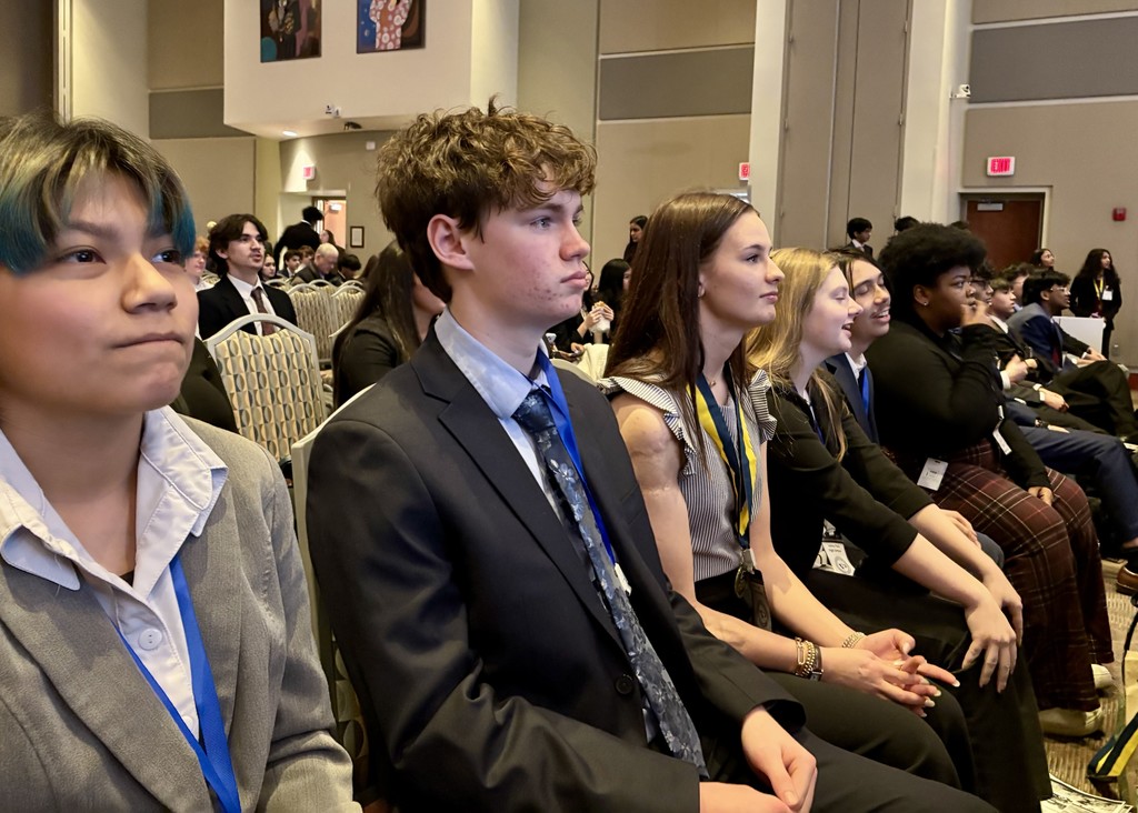 Congrats to our FBLA students for strong performances at the District 9 Conference! 💙🧡  State qualifiers: 🏅 Hayden Gunter – 4th, Business Communications 🥇 Naomi Baumann – 1st, Business Law & Public Admin./Mgmt. 🥈 Peter Grittini – 2nd, Public Admin./Mgmt. & HR Mgmt.  Shoutout to Gavi Flores-Garcia, Kenn King & Hayden Gunter for Top 8 in Graphic Design! #VPPride