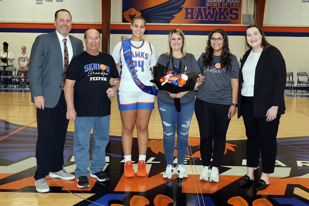 Last night was all about celebrating an incredible group of seniors. 🏀💙🧡 We honored our senior basketball players Tim, Owen, Brayden, Blake, Gavin, Peyton and Aubrey, along with our senior cheerleader, Jermisha. We also celebrated a huge milestone as Tim Coleman scored his 1,500th career point. It was a night full of memories, gratitude and serious Hawk Pride. We can’t wait to see where life takes each of you next. #VPPride #GoHawks