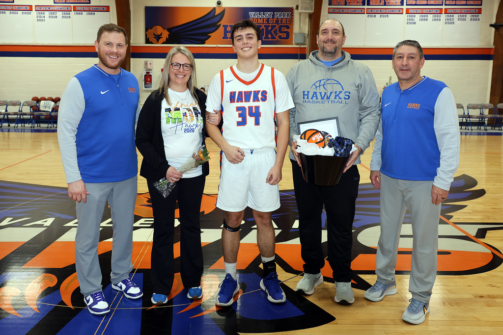 Last night was all about celebrating an incredible group of seniors. 🏀💙🧡 We honored our senior basketball players Tim, Owen, Brayden, Blake, Gavin, Peyton and Aubrey, along with our senior cheerleader, Jermisha. We also celebrated a huge milestone as Tim Coleman scored his 1,500th career point. It was a night full of memories, gratitude and serious Hawk Pride. We can’t wait to see where life takes each of you next. #VPPride #GoHawks