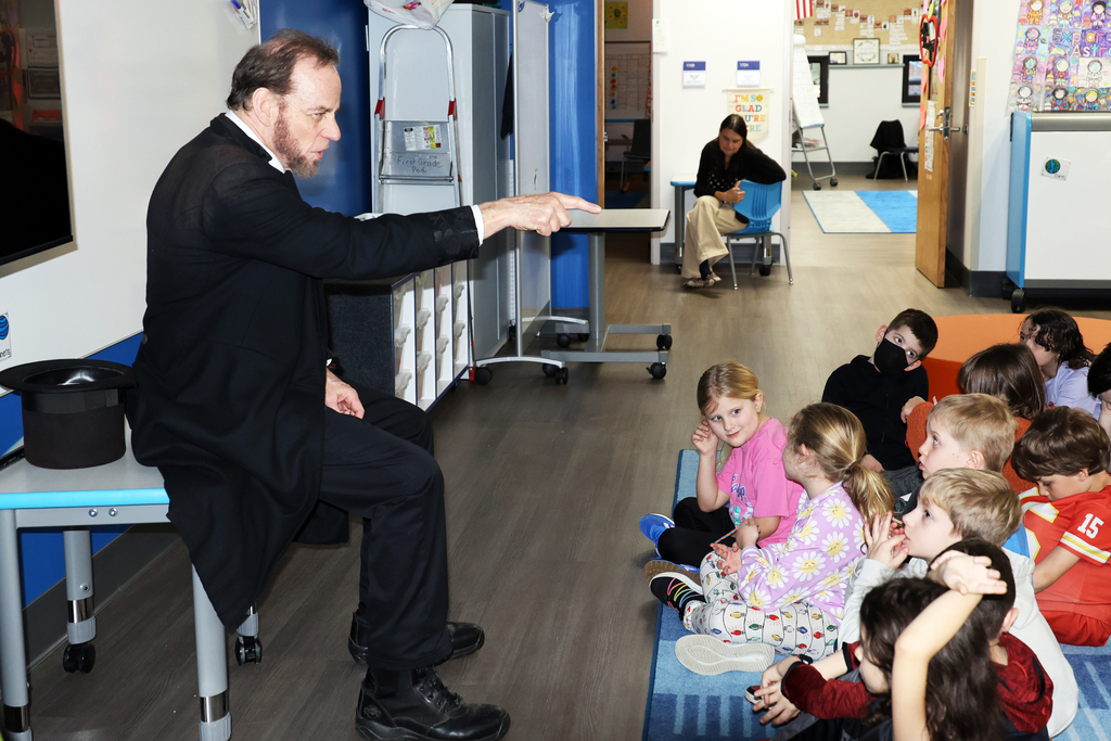Our 1st graders had a very special visitor today… President Abraham Lincoln stopped by the classroom! 🎩 Students learned about leadership, honesty and what life was like in the 1800s straight from “Honest Abe” himself. There were great questions and big smiles by students and teachers! Learning history by bringing it to life makes it stick in the best way. 💙🧡 #VPPride