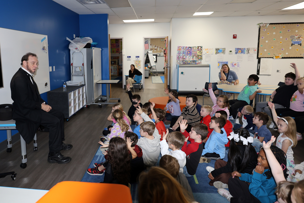 Our 1st graders had a very special visitor today… President Abraham Lincoln stopped by the classroom! 🎩 Students learned about leadership, honesty and what life was like in the 1800s straight from “Honest Abe” himself. There were great questions and big smiles by students and teachers! Learning history by bringing it to life makes it stick in the best way. 💙🧡 #VPPride