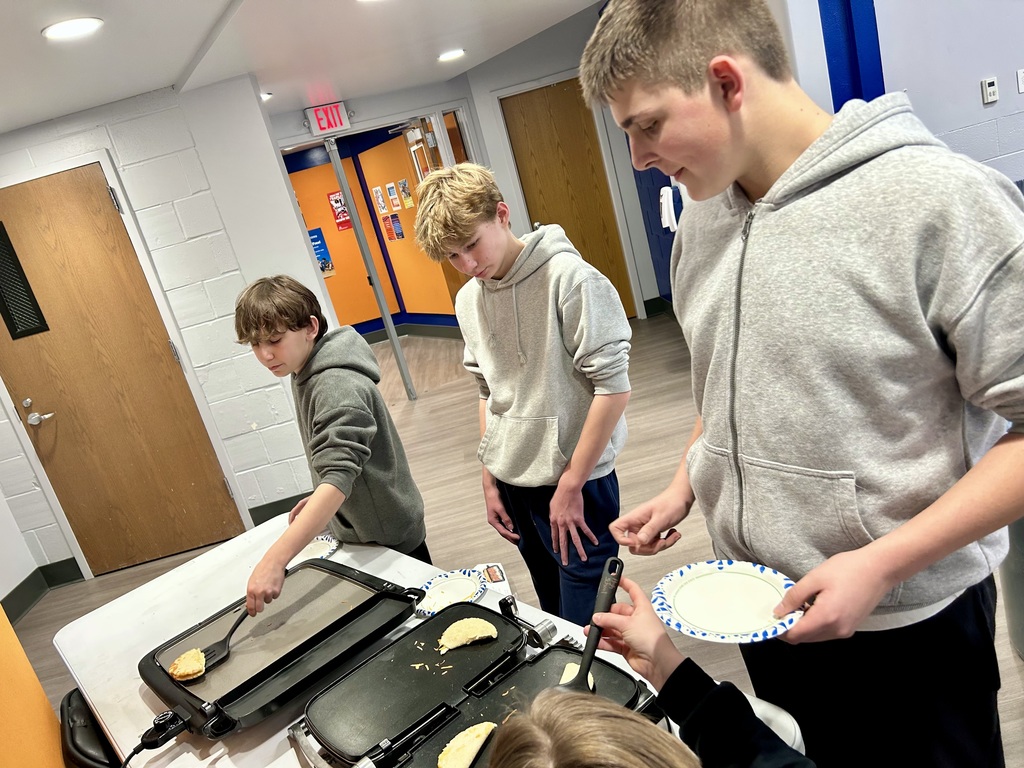 Our Spanish classes wrapped up their foods unit in the best way possible… with a cooking day! 👩‍🍳🌮  Students made tortillas from scratch, whipped up homemade guacamole, and even treated themselves to fried ice cream. Talk about hands-on learning you can actually taste.  Learning a language is one thing. Using it while cooking and sharing a meal together? That’s next level. ¡Delicioso! 😋🇪🇸 #VPPride
